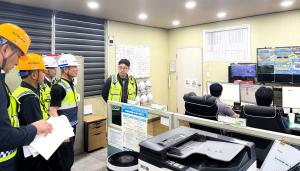 한문희 코레일 사장, 부산신항역 철도 물류 시설 점검