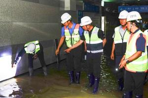 코레일, 극한 호우로 침수된 경의중앙선 항공대역 긴급 복구 돌입