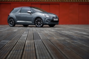 Peugeot to Unveil Its Citroën DS Series at Seoul Motor Show 2013