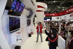 ‘LG 시네마 3D smart TV’, 한국전자전에서 즐기세요