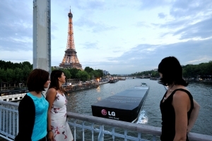 Korean Display and Mobile Export Fields Lead World Markets